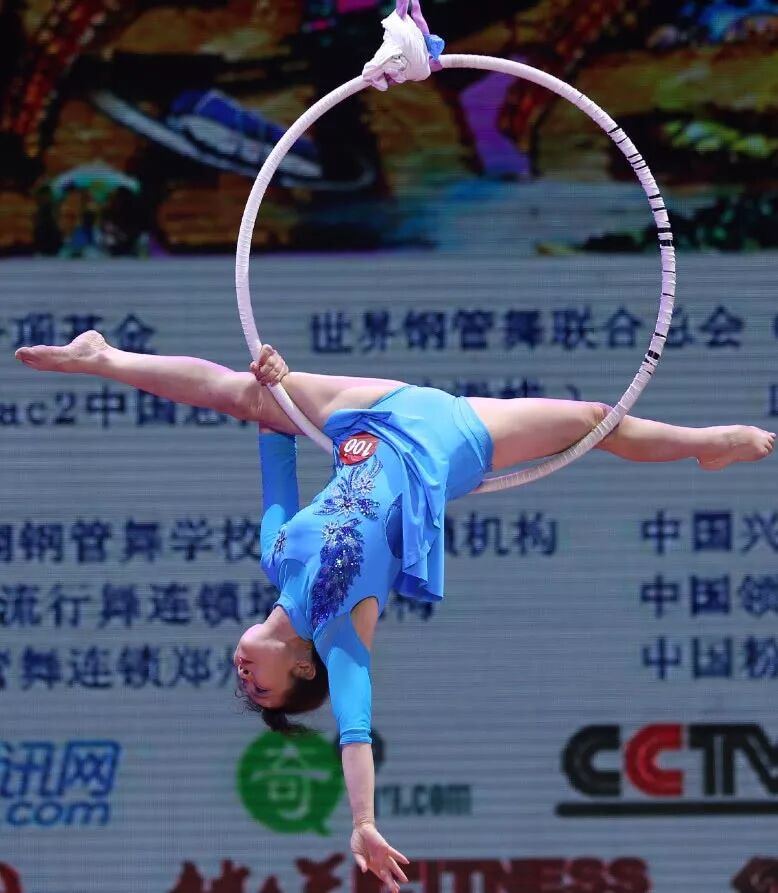 赵丽颖“半裸照”遭全网刷屏：以貌取人，其实很公平（组图） - 17