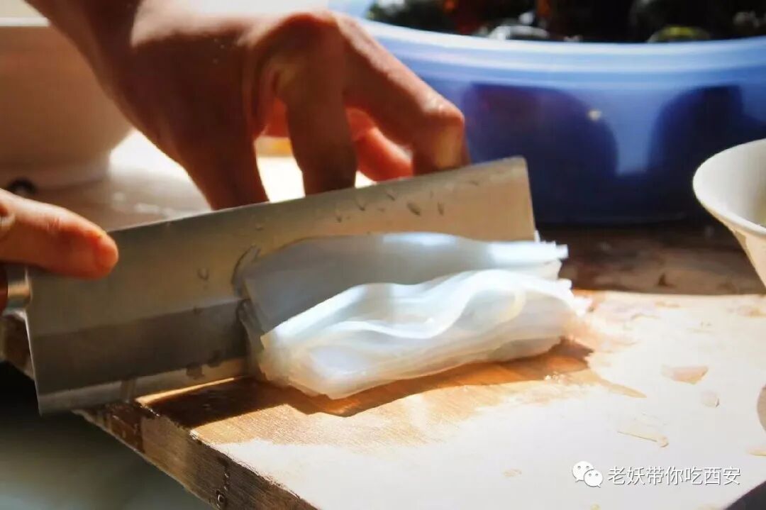 回民街的黑暗料理NO.1 卤汁凉粉在西安是怎样的存在