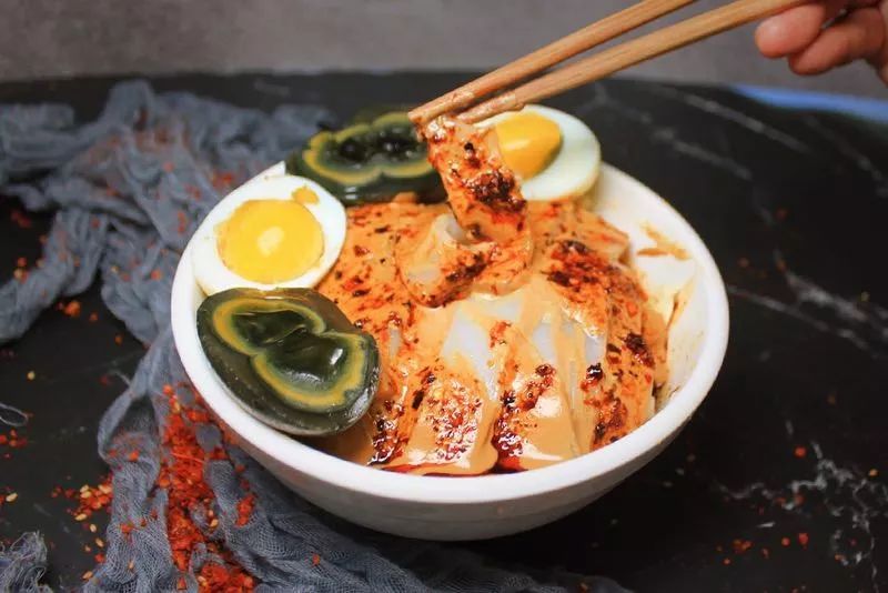 回民街的黑暗料理NO.1 卤汁凉粉在西安是怎样的存在