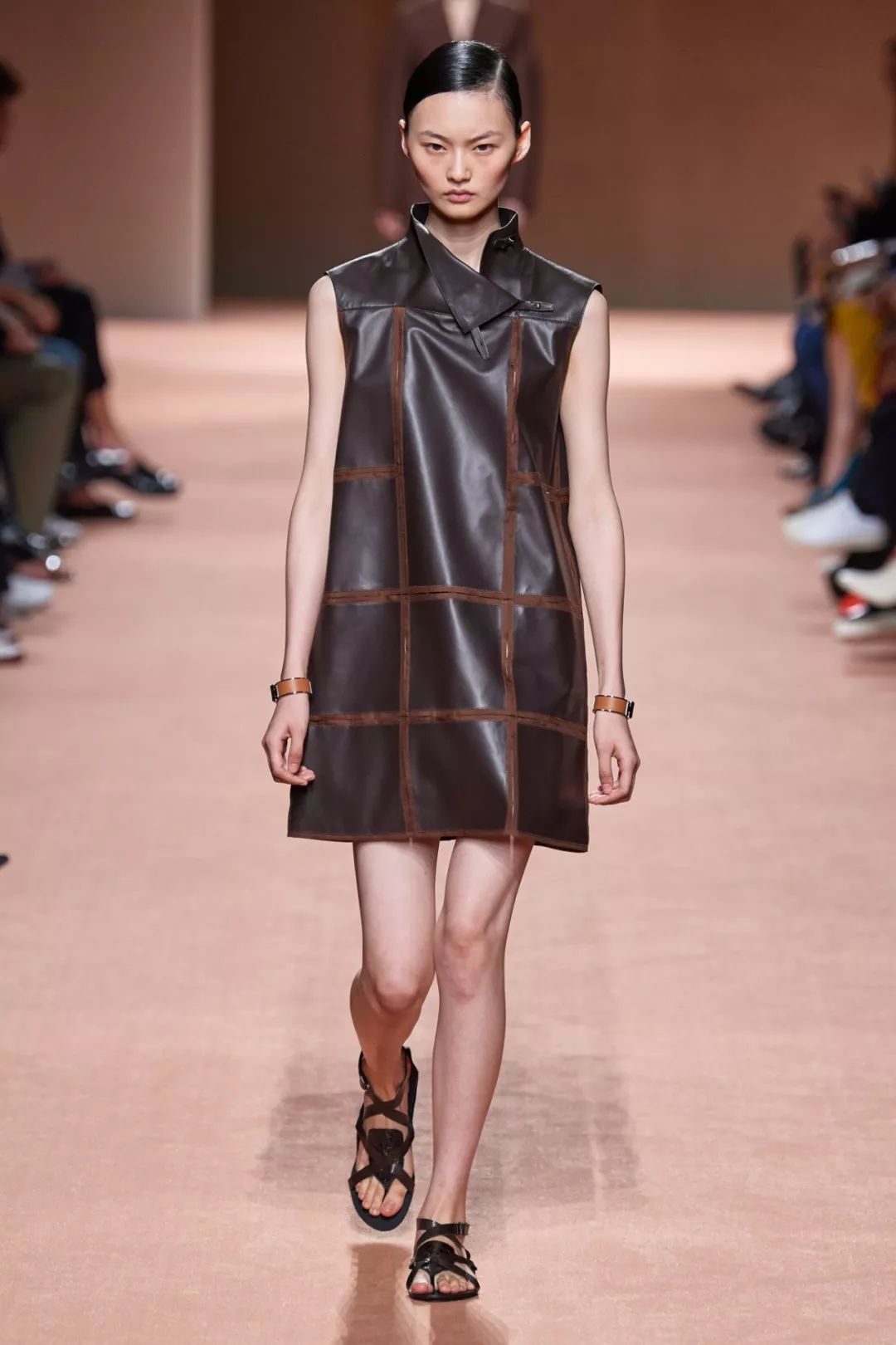 巴黎時裝周2020年爆款包有這些，超時髦穿搭，讓你搭上時尚潮流 時尚 第180張