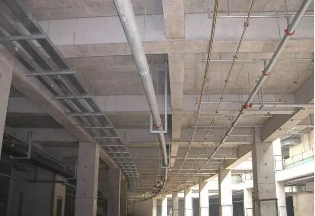 弱电桥架、强电桥架、母线槽、桥架安装详解！的图3