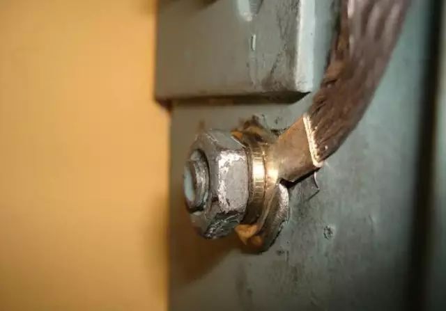 弱电桥架、强电桥架、母线槽、桥架安装详解！的图5