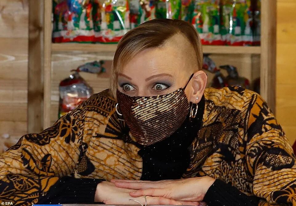 摩纳哥最美王妃突然剃了个"朋克头"震惊众人,背后可能是对婚姻和丈夫