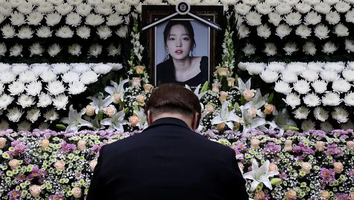 具荷拉死后，父母为50亿遗产闹上法庭：有些父母生孩子，只是为了吸血（组图） - 21