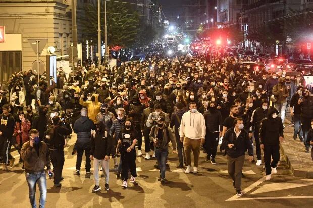 意大利还敢作死！几个月前哀鸿遍野，如今又因为封锁再抗议打砸抢，然而不长记性的并不止意大利人..（组图） - 34