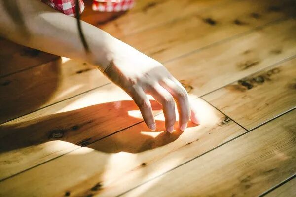 看别人的世界，品自己的人生。