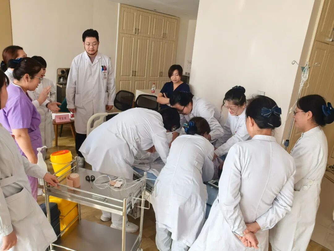 医院推车怎么固定医院发展丨医技护航：从病床到推车，交出“稳稳的幸福”_https://www.jmylbn.com_新闻资讯_第8张