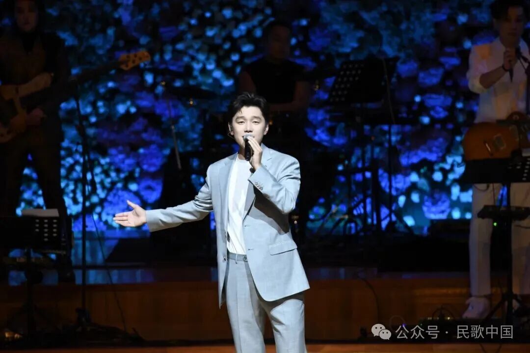 乌兰图雅“花开四季”上海演唱会火爆开唱 第5张