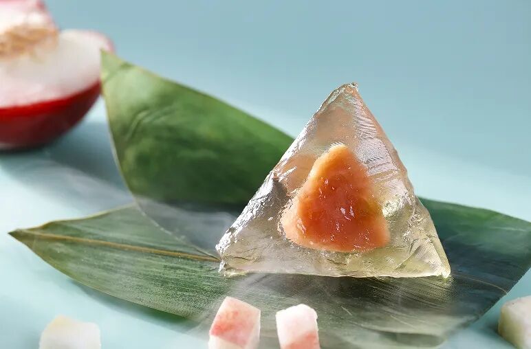 水晶粽子与传统豆沙粽,蜜枣粽,肉粽相比,更低油低糖低热量,且造型多变