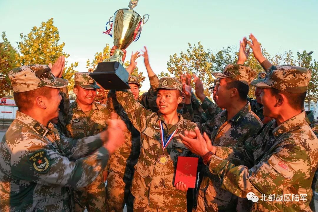 巅峰对决铁拳劲旅举办首届军事体育运动会