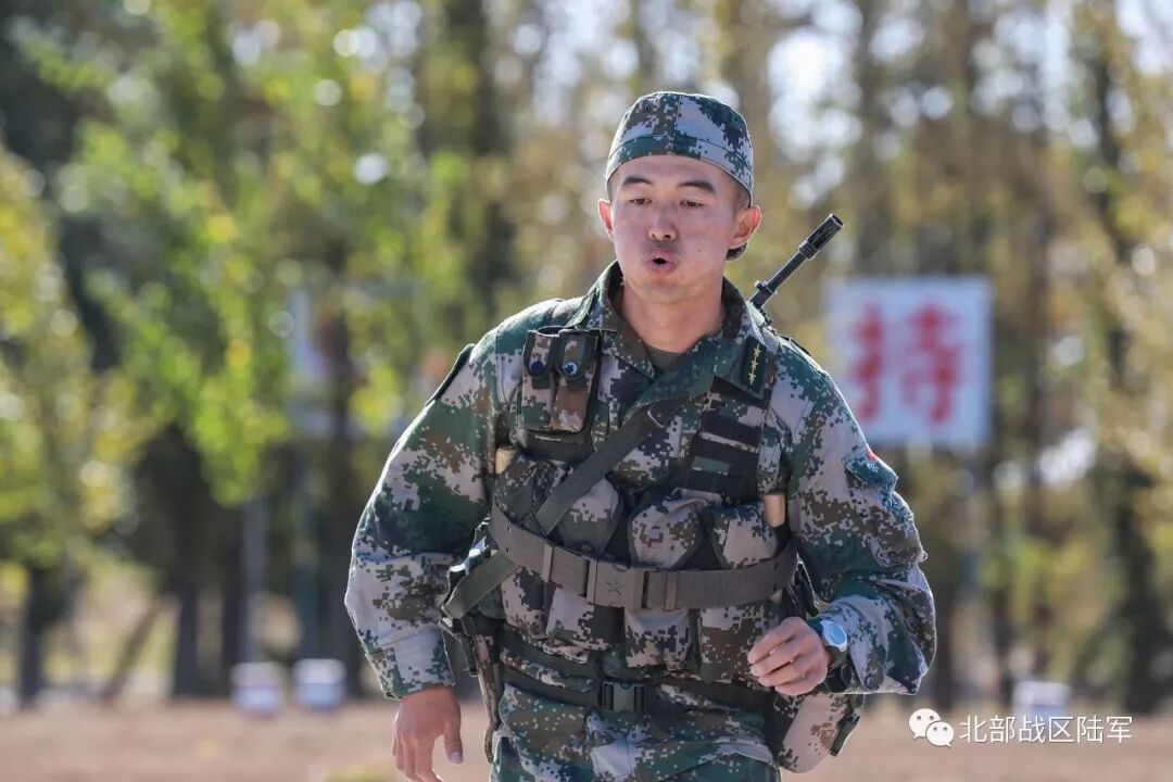 巅峰对决铁拳劲旅举办首届军事体育运动会