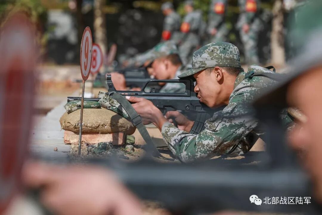 巅峰对决铁拳劲旅举办首届军事体育运动会