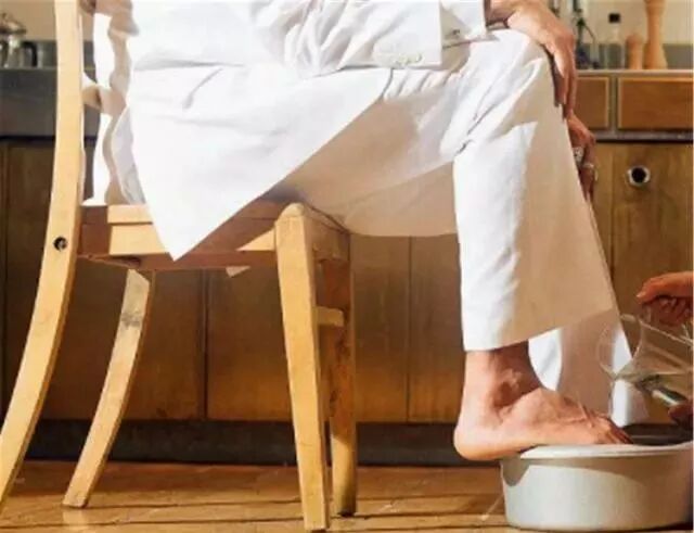 阳气不足脚冰凉，记住多吃5种食物，滋养健脾，让身子更加温暖