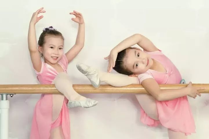 聽說芭蕾可以瘦身？4步操作簡單易學 生活 第24張