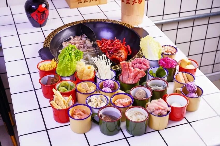 俩小碗61盅盅火锅九亭中心店火锅快乐邀请函高品质食材打造饕餮盛宴