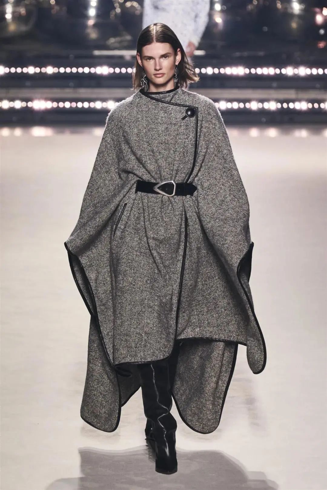 银泰百货2021秋冬大衣的6大流行趋势来了高级又时髦