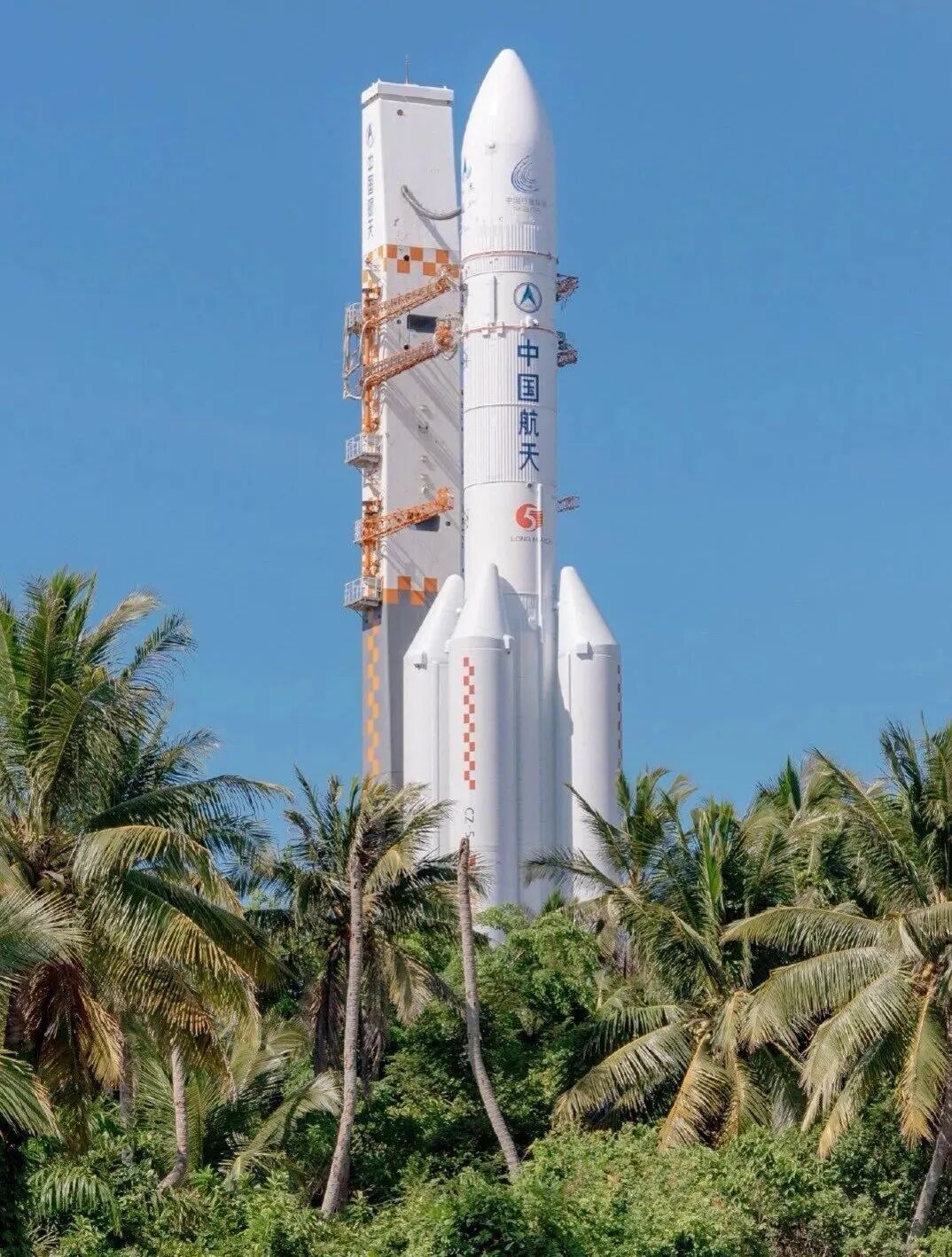 我国首次火星探测任务探测器在海南文昌成功发射