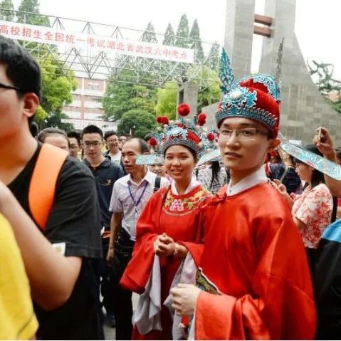 当年的高考大神，在现实工作生活中都是啥样的？