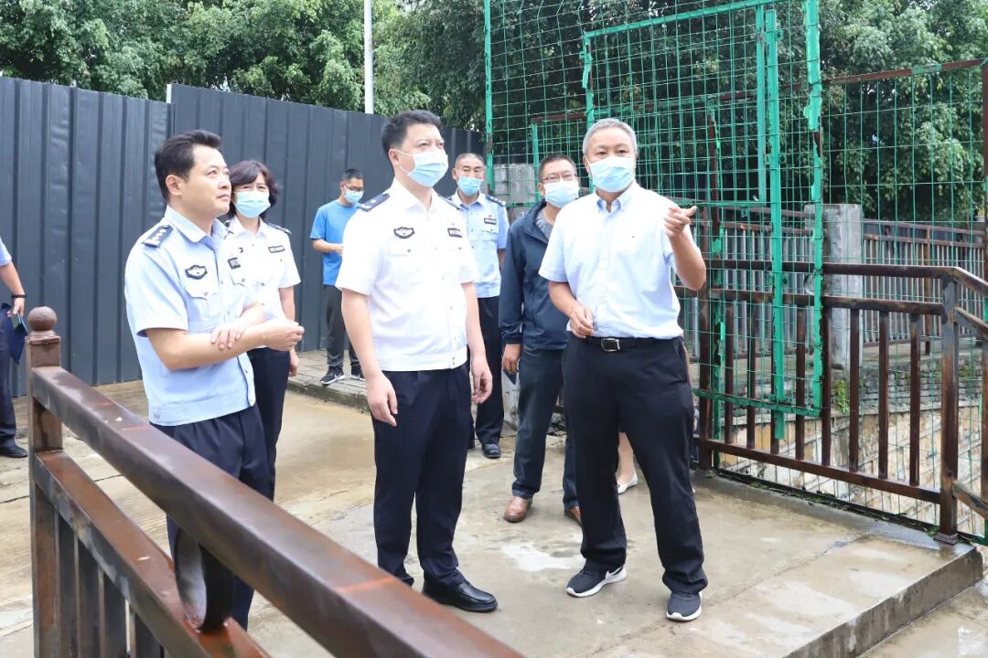 张庆星同志深入临翔区玉龙社区和滇西科技师范学院开