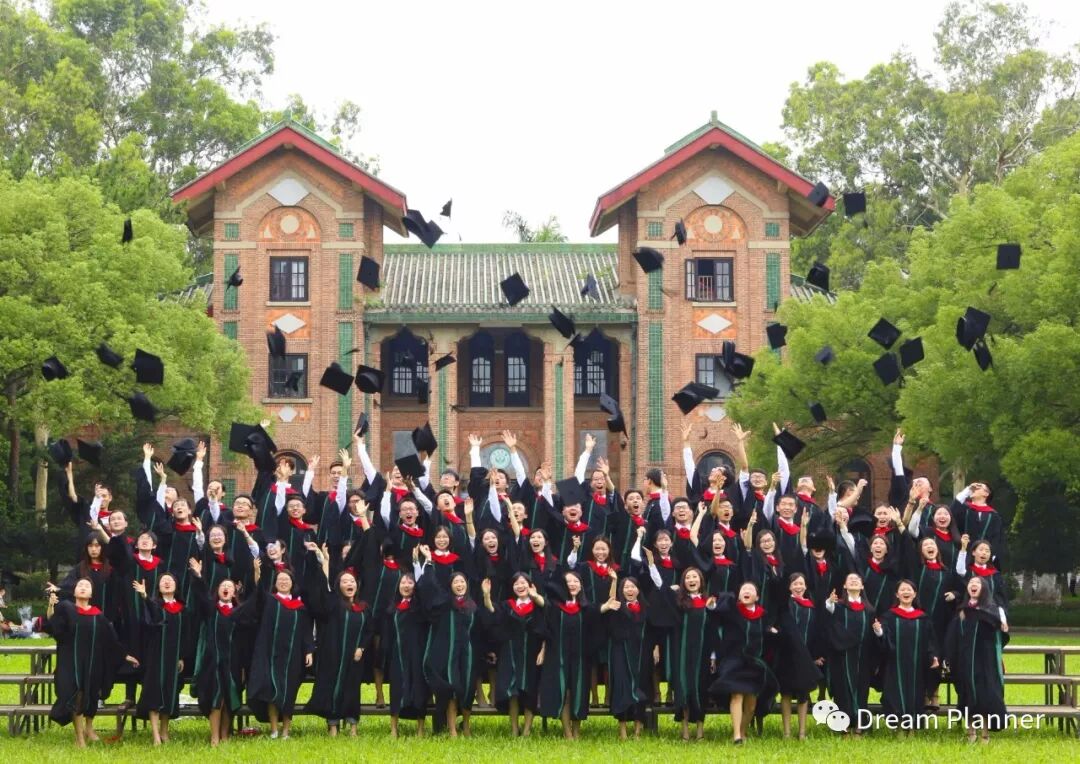 现如今大学生的就业形势_谈谈当前大学生就业现状_谈一谈当前大学生就业现状