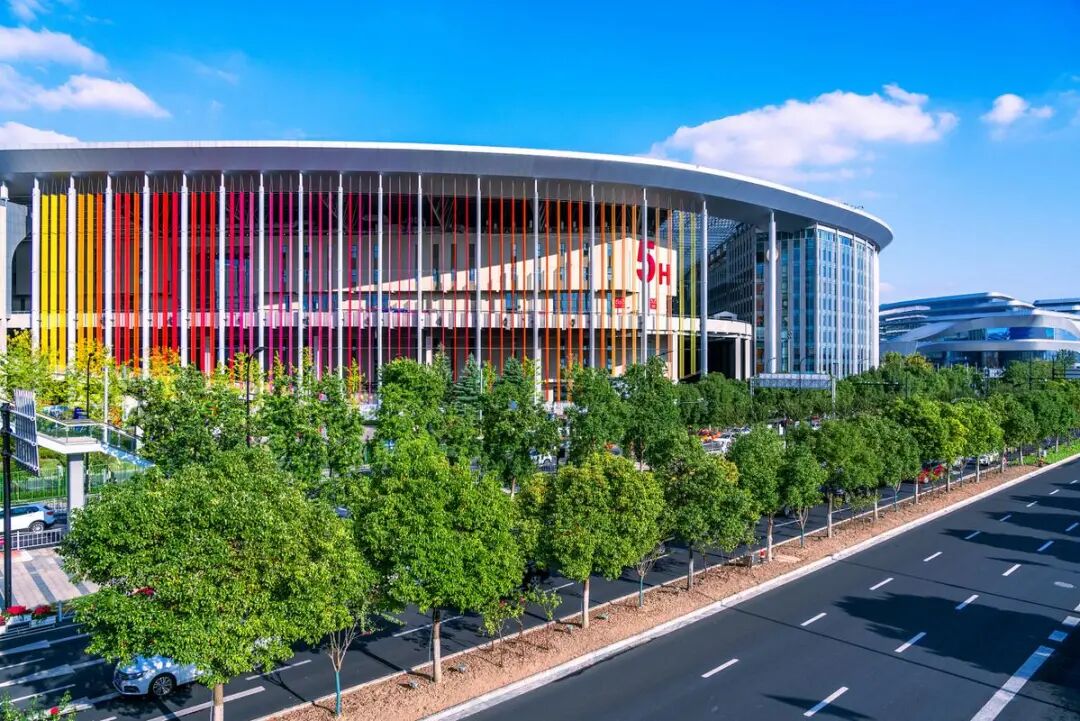 上海新国际博览中心外景