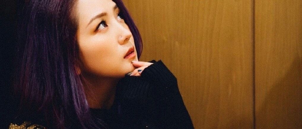 34岁何洁直播自曝失业3个月：成年人的世界，逃不开这3个扎心真相