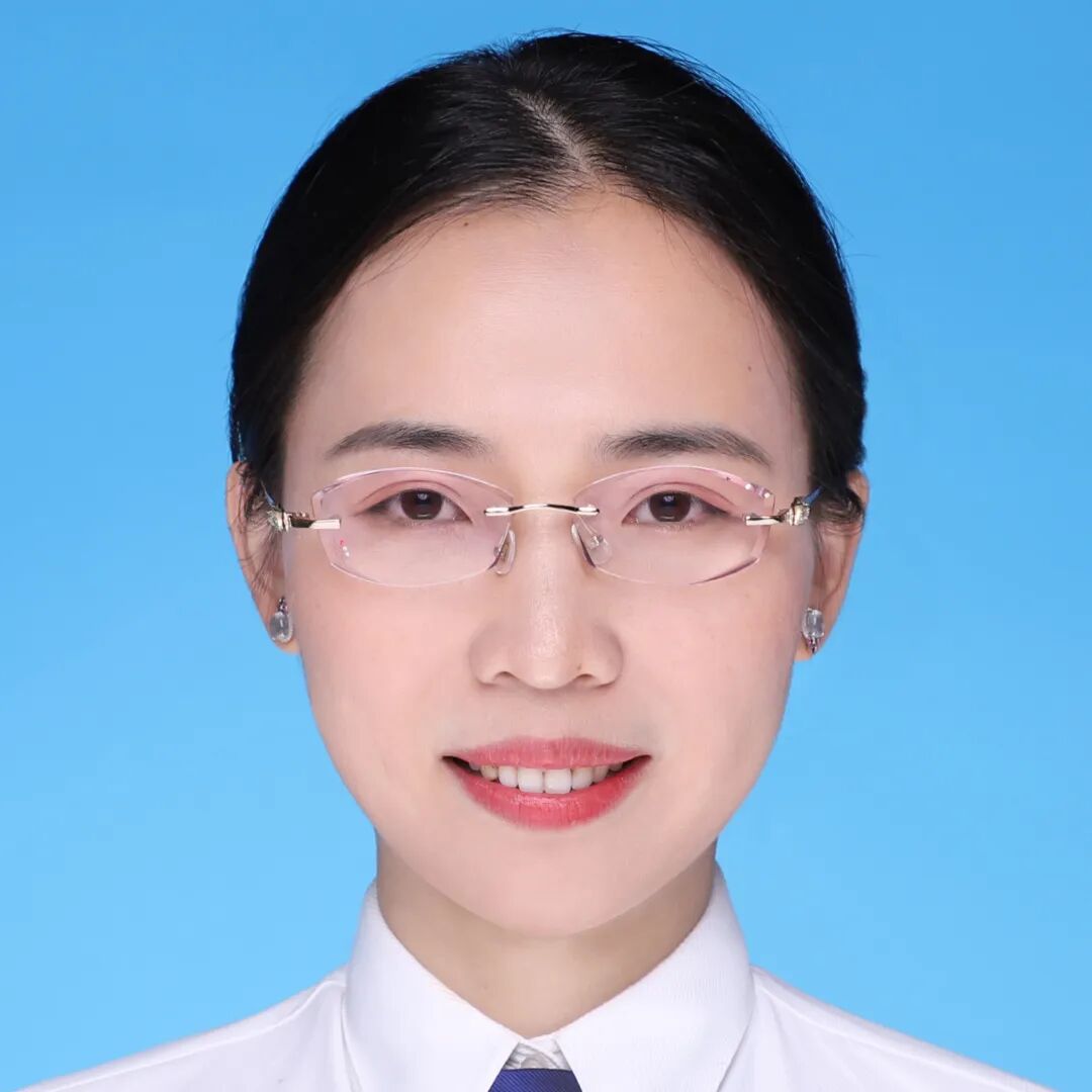 D06007 鄭肖 職務(wù) 針灸推拿科副主任 職稱 副主任中醫(yī)師 黨員.jpg