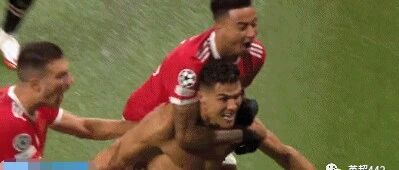 头号欧冠鱼腩！5连败+连丢24球，巴萨换帅