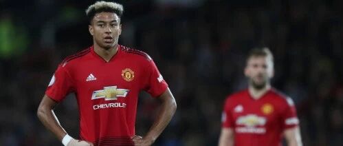 蓝军今天官宣！穆帅外租阿里签"林皇"，巴萨魔翼下树