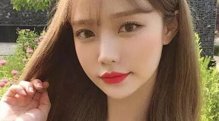 额头高发际线高适合留什么发型