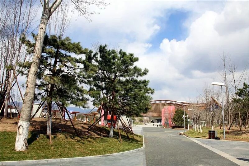 翘首期盼世园会，记者探访中国馆