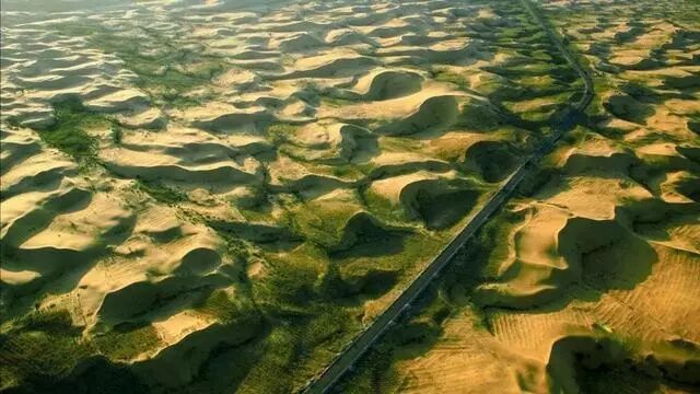 中国用40年时间，干掉一片沙漠，连NASA和联合国都被惊动！网友：不枉我每天凌晨偷能量！