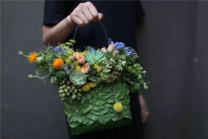 凡是你看不懂而著迷的作品，背后都是想象力！