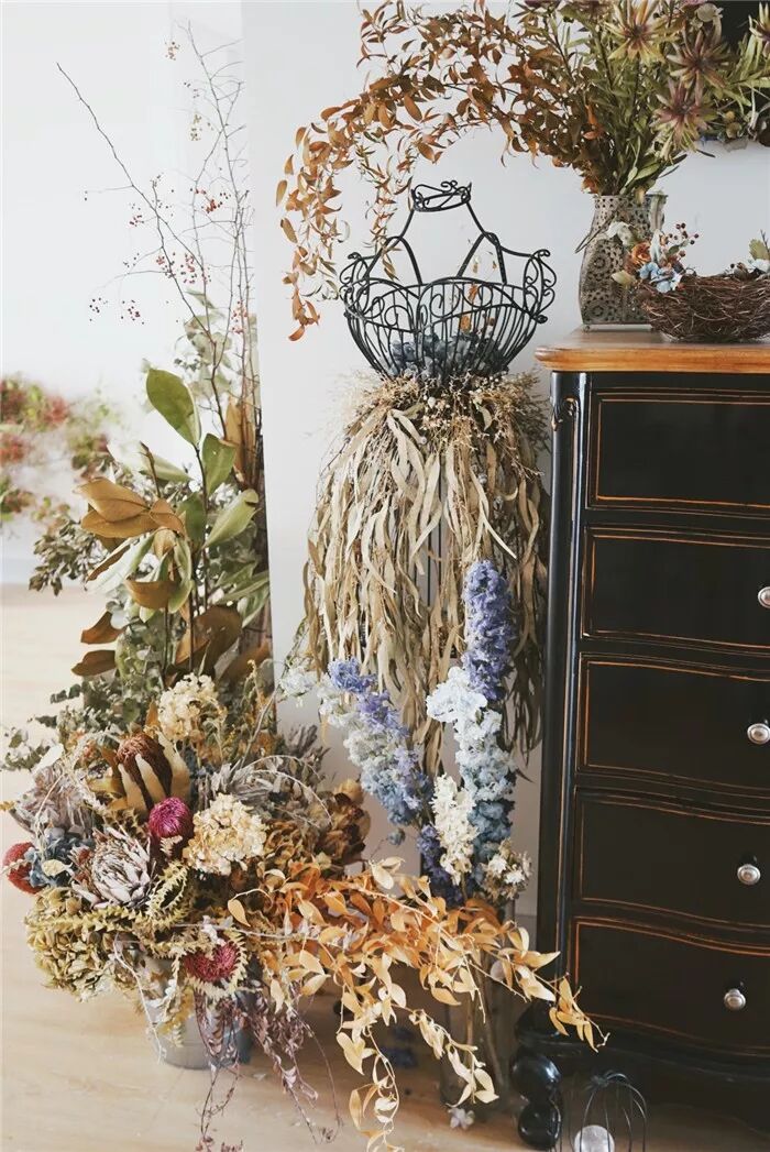 凡是你看不懂而著迷的作品，背后都是想象力！