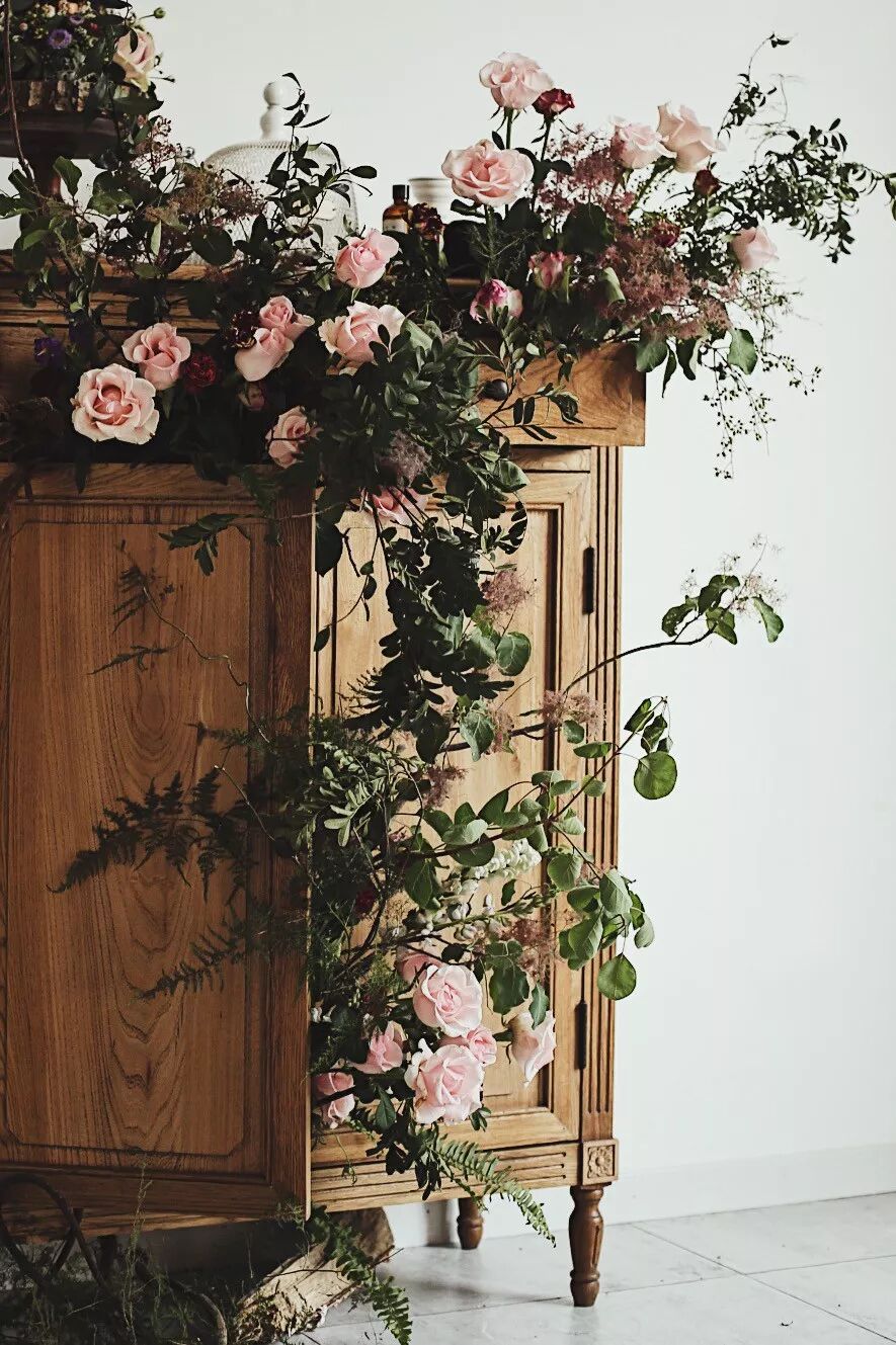 凡是你看不懂而著迷的作品，背后都是想象力！