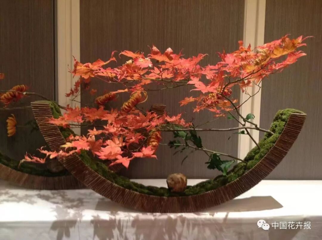 秋日插花 楓、桂、菊各有古意 