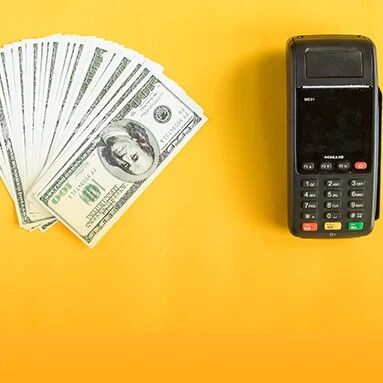 4个跌停板先摆这！虎年第一只ST股，超讯通信上市6年一分没赚还倒亏2亿，套现7亿，分红0.3亿