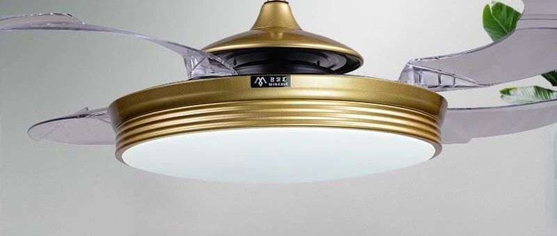 老板快乐减持一半股份，员工持股被套6000万：刚刚巨亏3.5亿的名家汇，又要圈钱啦！