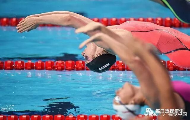 傅园慧吃止疼药视频显示最终斩获预选赛第1名