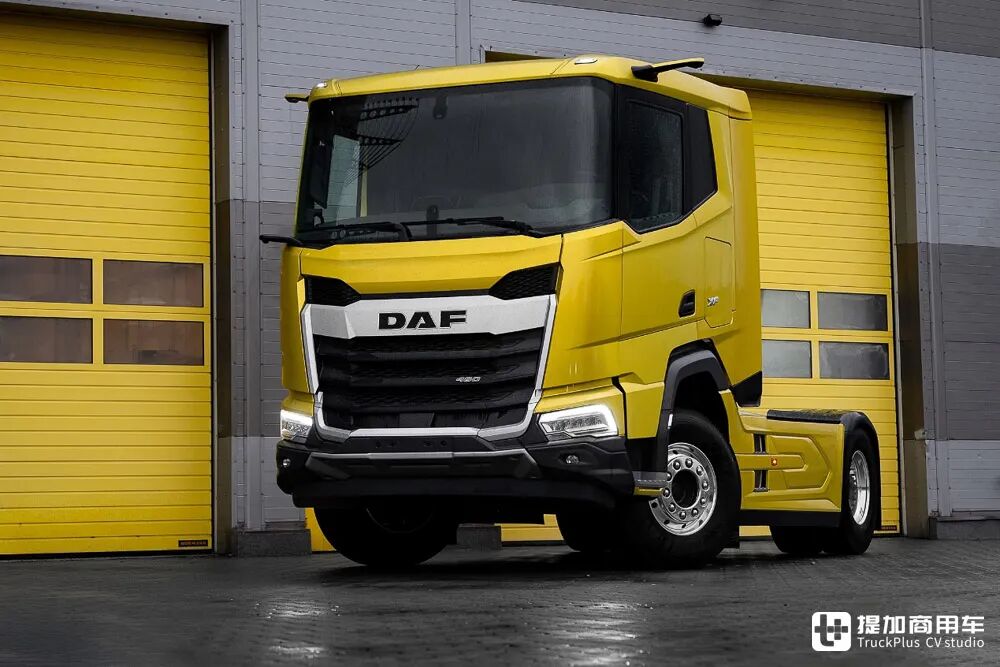 专为工地定制,配全钢保险杠 ok窗,驾驶室也到位,实拍达夫xf工程版牵引