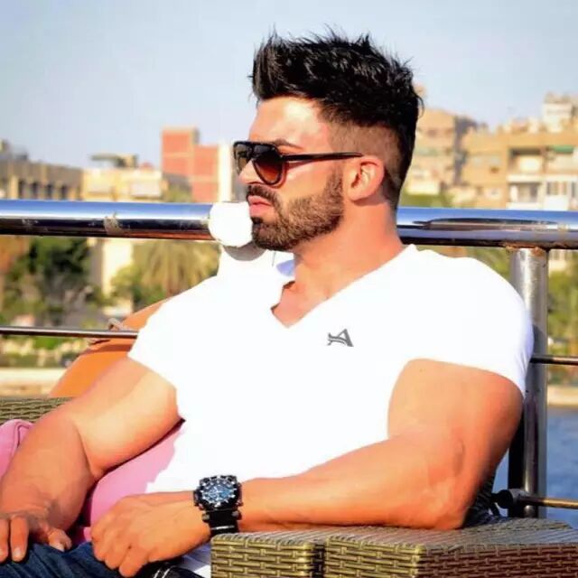 而在开篇那张赚足要求的"果照"曝光后sergi开始走红世界不仅自己的