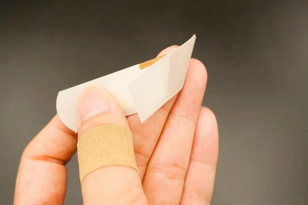 打肝素怎么拔针这都能发生针刺伤！工作 20 年也没听说过......_https://www.jmylbn.com_新闻资讯_第2张