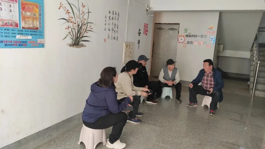 辛苦付出,社区对表现突出的优秀居民进行了信用表彰,名单如下:孙福建