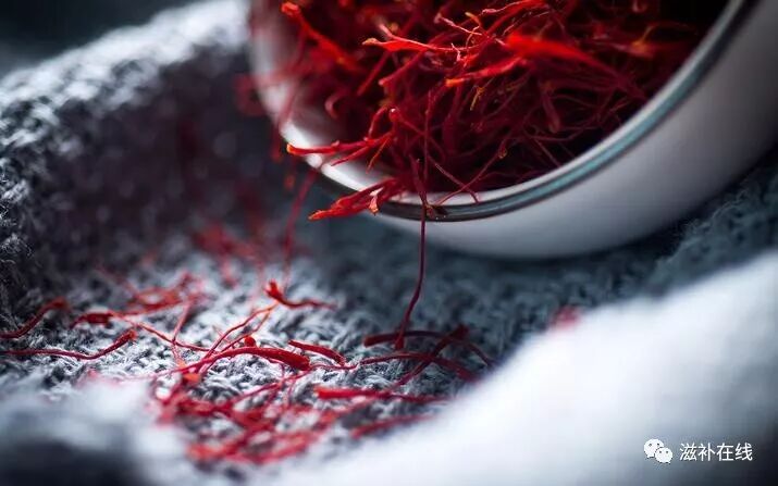 难怪这么多女人在吃藏红花，它是子宫肌瘤的克星！