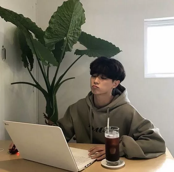 摩福男人展:女友不理人竟因为这些男人的穿搭!我笑了 摩福男人展:女友不理人竟因为这些男人的穿搭!我笑了