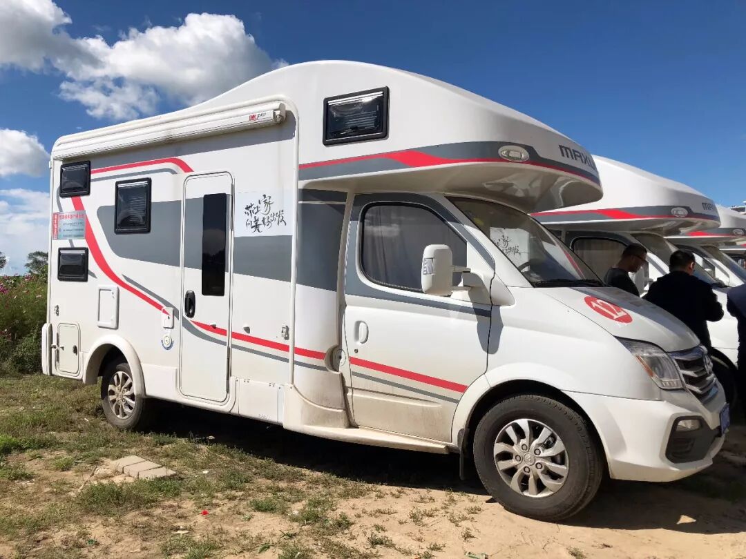 租辆房车去草原只为了去看这些大多数人都没见过的