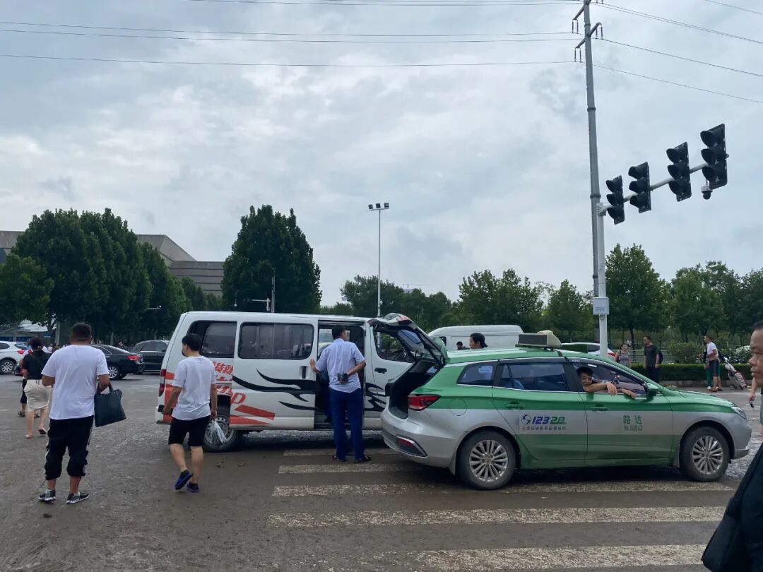 灾后郑州：当一座都市忽然失去了互联网 | 故事硬核(图5)