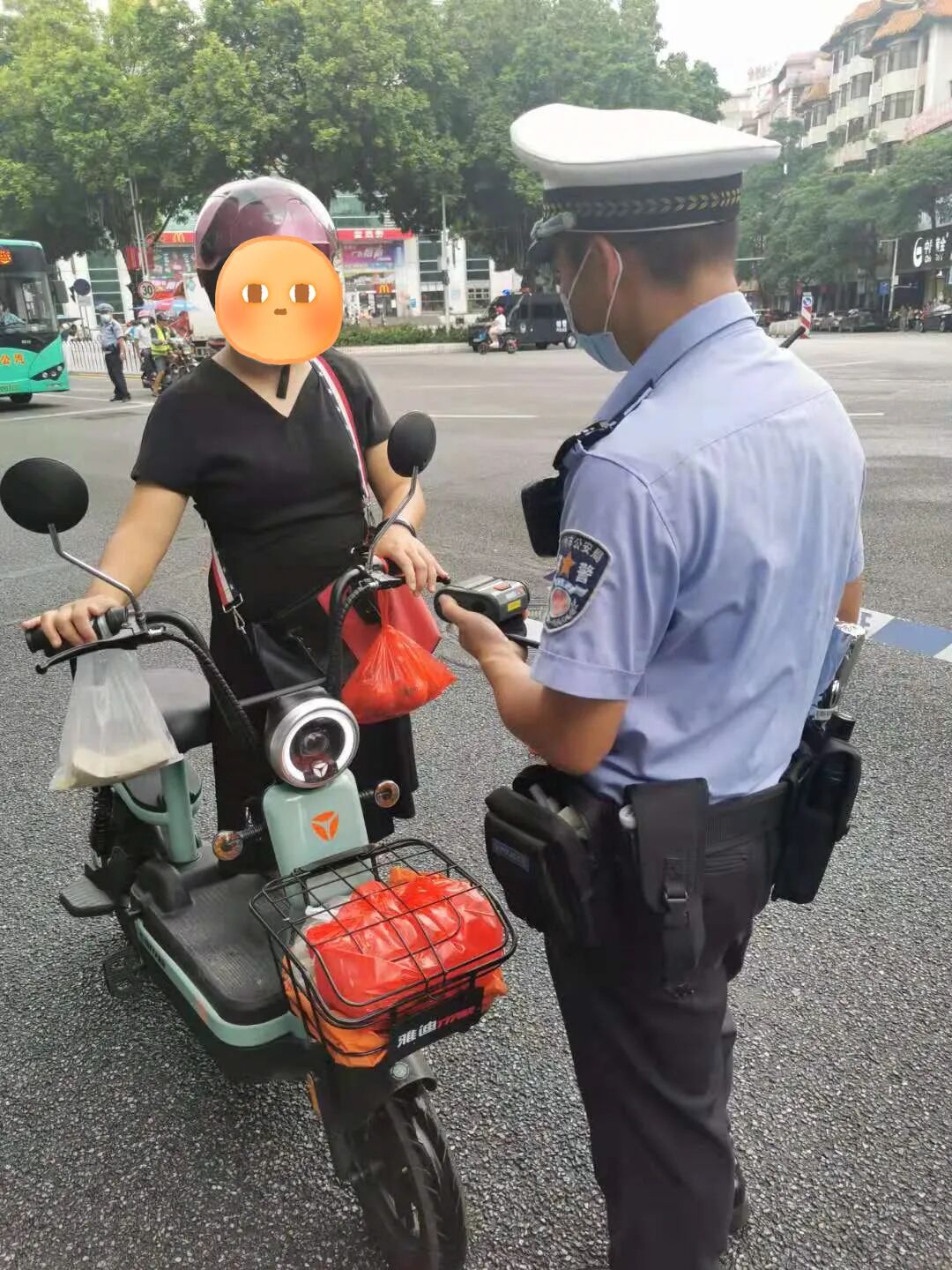 广州从化警方开展电动自行车交通违法行为专项整治行动