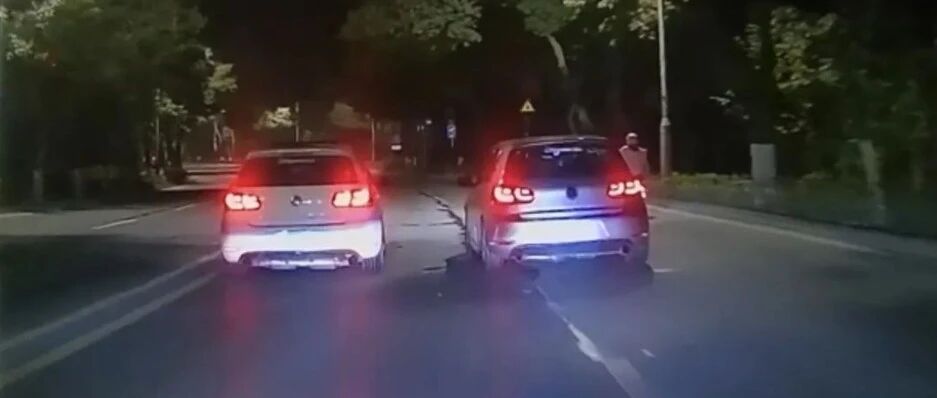 事发西樵！两台高尔夫疯狂炸街、别车，网友：是惯犯！