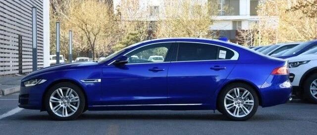 跳楼价？！捷豹一款车型降至20万起，免息、还送油卡